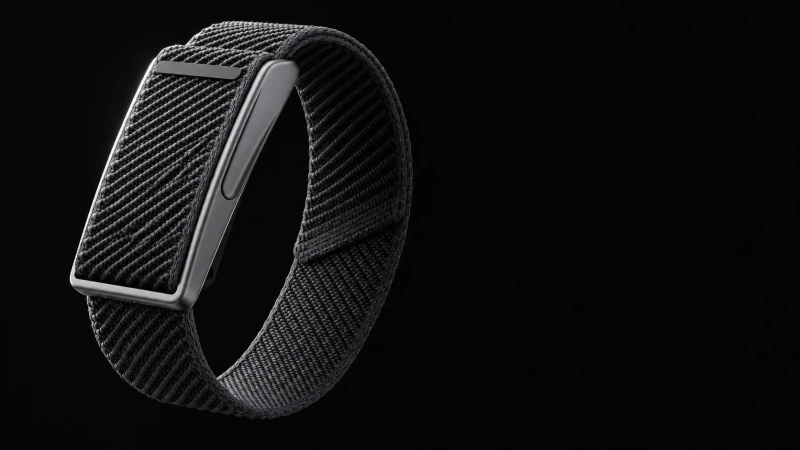 Nahaufnahme des gewebten graphitfarbenen Bands und des Titanrahmens von Speediance Strap